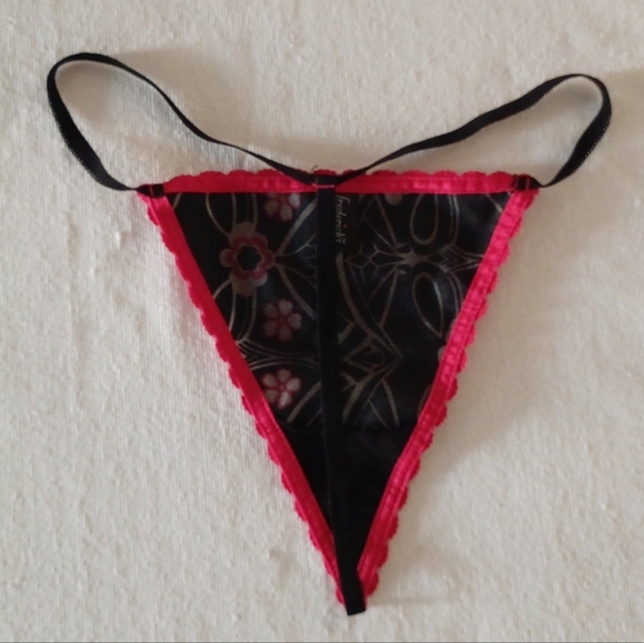 Frederick's of Hollywood Black Floral V String Panty - Picture 4 of 6